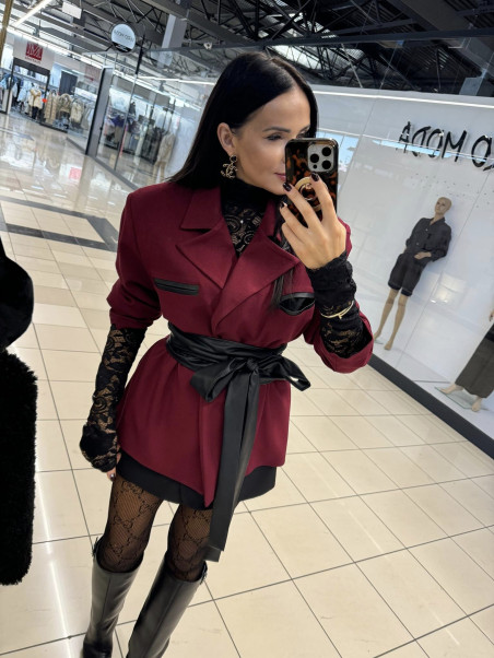 MARYNARKA ZE SKÓRZANYM PASKIEM I ELEGANCKIMI WSTAWKAMI